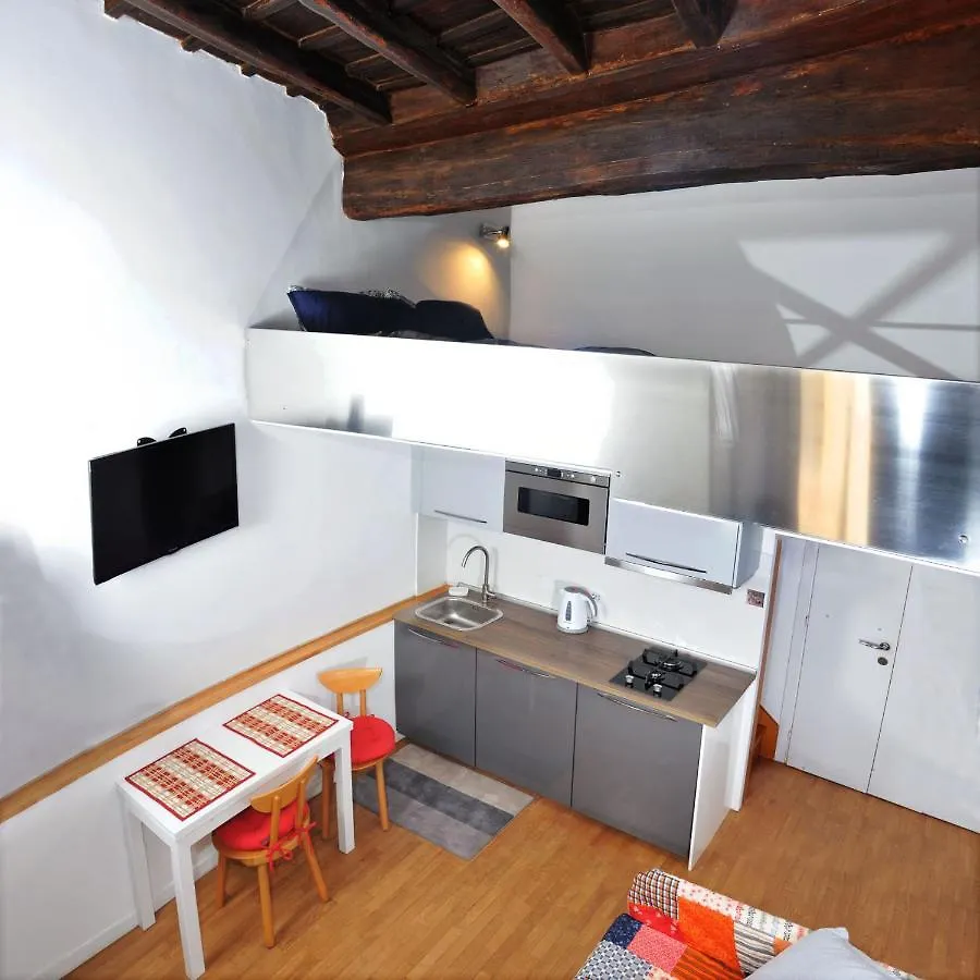 Rome Unique Studio Vatican Columns Apartment